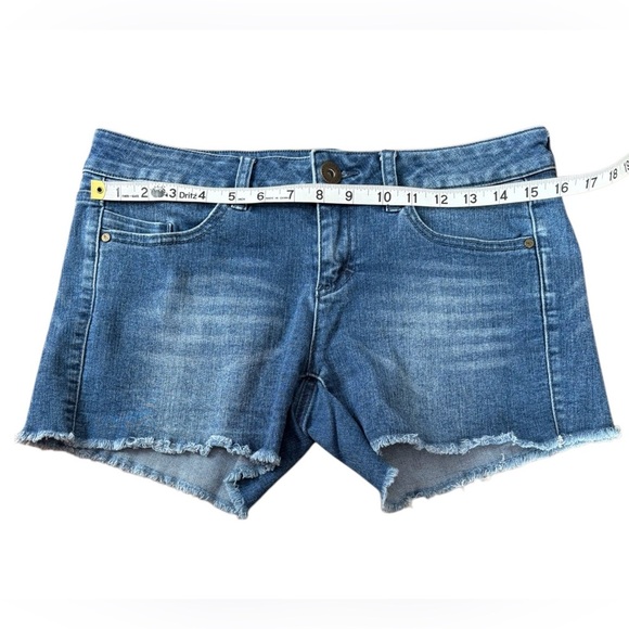 O'Neill, Women's Blue Denim Shorts, Size 9 - Picture 4 of 8
